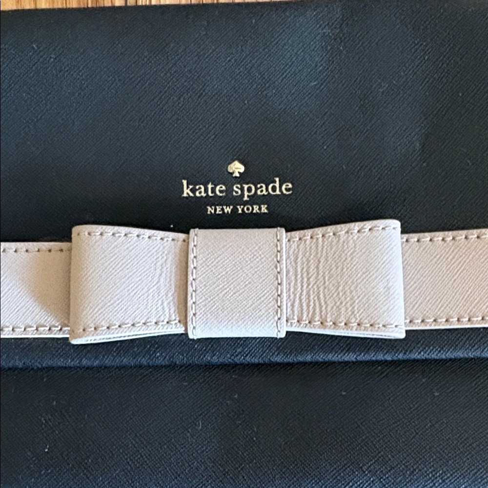 Kate Spade Black and Cream Shoulder Bag with Bow - Picture 4 of 9